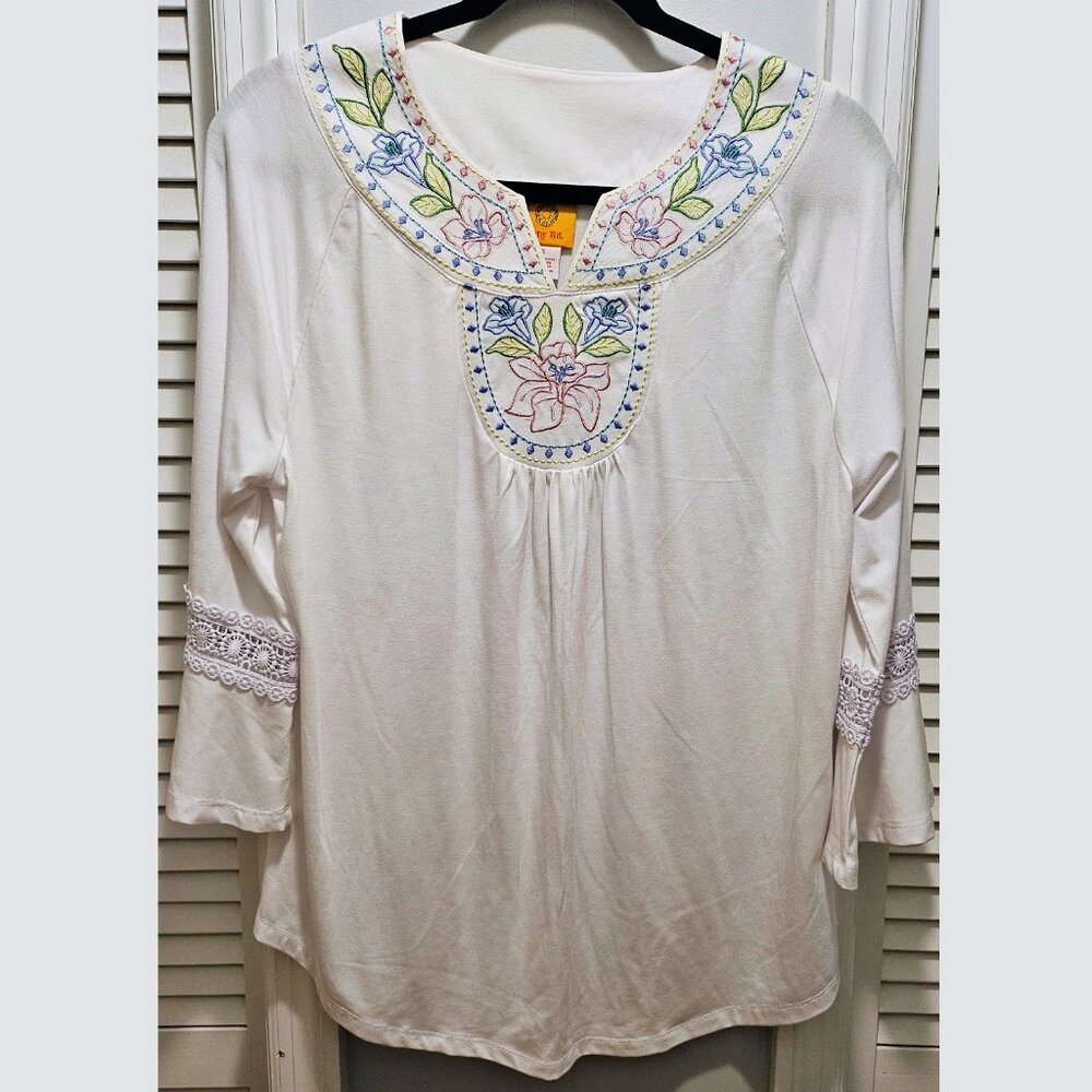 💯 Ruby Rd. Missy Spring Oasis Embroidered Knit Top 💯 - Picture 2 of 8